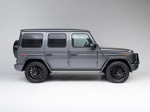 Used 2022 Mercedes-Benz G 550 image 2