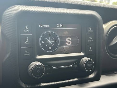 Used 2018 Jeep Wrangler Unlimited Sport AWD/4WD image 17