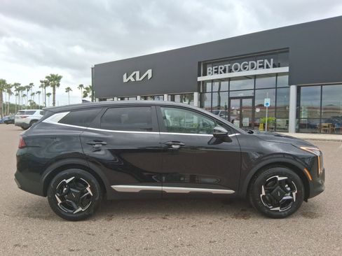 New 2026 Kia Sportage EX FWD image 3