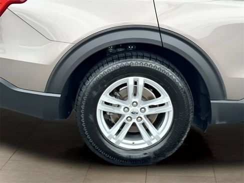 Used 2021 Ford Explorer XLT image 40