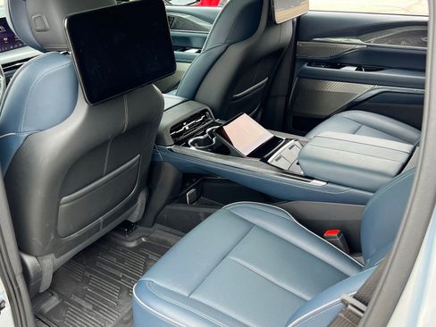 Used 2025 Cadillac Escalade IQ Sport 2 AWD/4WD image 20