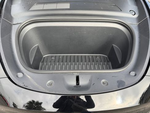 Used 2021 Tesla Model Y Long Range image 20