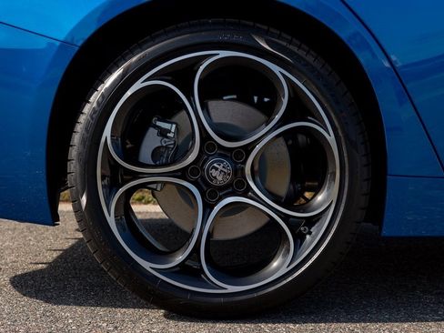 New 2025 Alfa Romeo Giulia w/ Driving Assist Package image 10