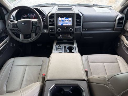 Used 2019 Ford Expedition XLT w/ Equipment Group 202A RWD image 24