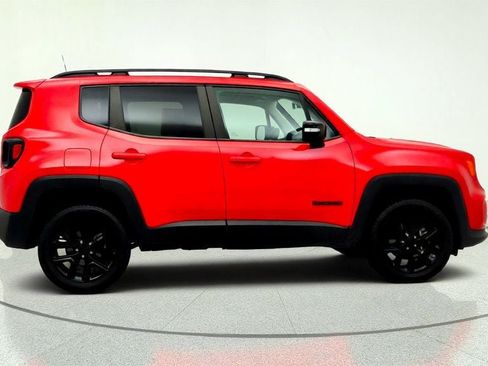 Used 2023 Jeep Renegade Altitude w/ Sun/Sound Group AWD/4WD image 4