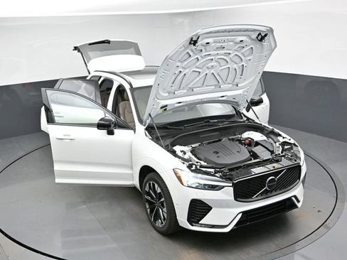 New 2026 Volvo XC60 B5 Plus w/ Protection Package Premier AWD/4WD image 51