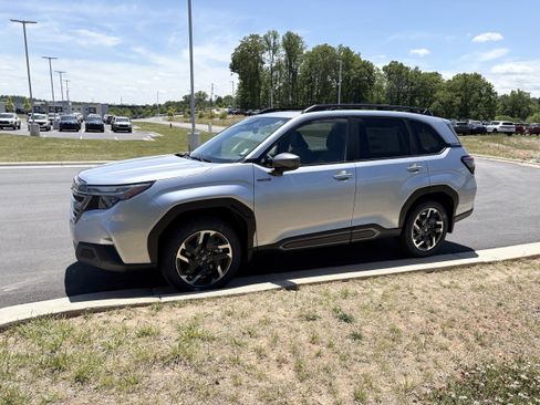 New 2026 Subaru Forester Touring AWD/4WD image 4