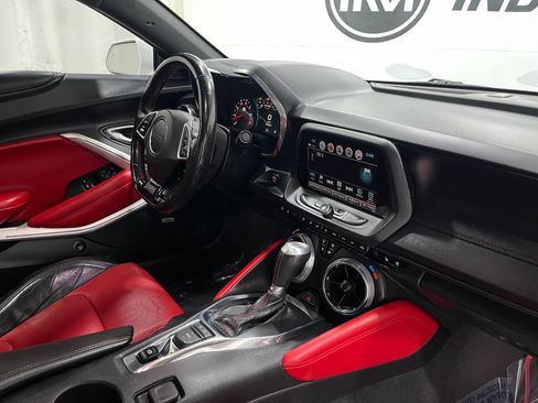 Used 2018 Chevrolet Camaro SS RWD image 19