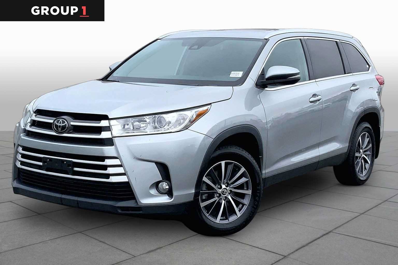 Used 2019 Toyota Highlander XLE AWD/4WD image 1