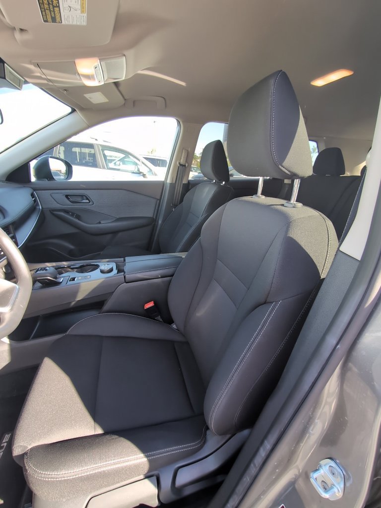 Used 2023 Nissan Rogue S AWD/4WD image 7