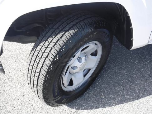 Used 2019 Toyota Tacoma 2WD Access Cab image 19