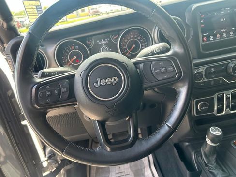 Used 2022 Jeep Gladiator Sport AWD/4WD image 13