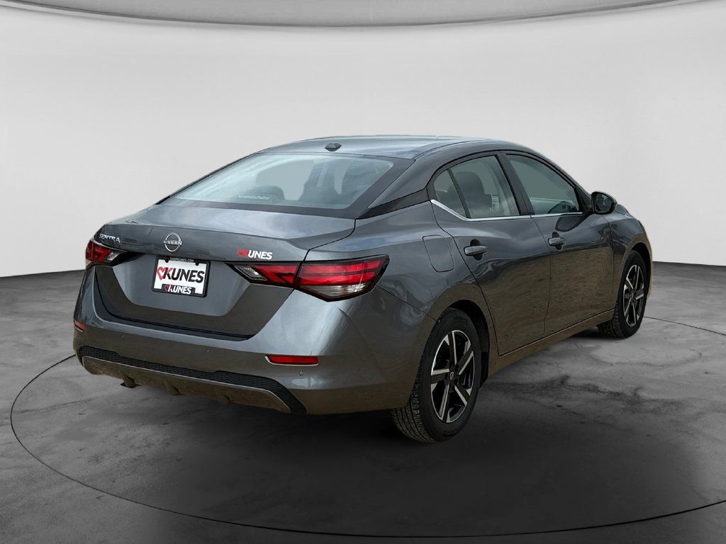 Used 2025 Nissan Sentra SV FWD image 9