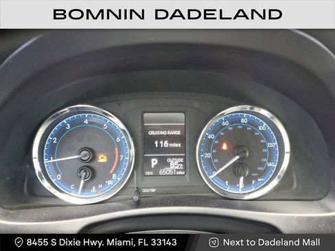 Used 2019 Toyota Corolla SE image 18