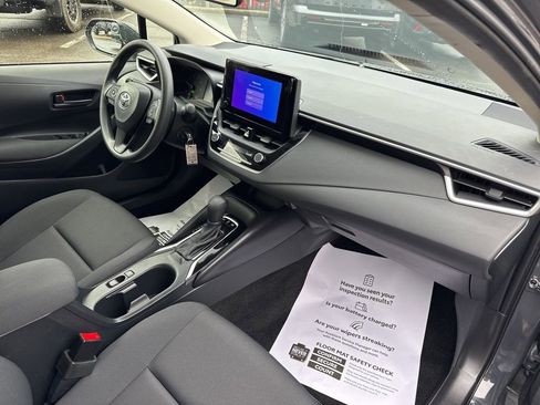 Certified 2024 Toyota Corolla LE image 30