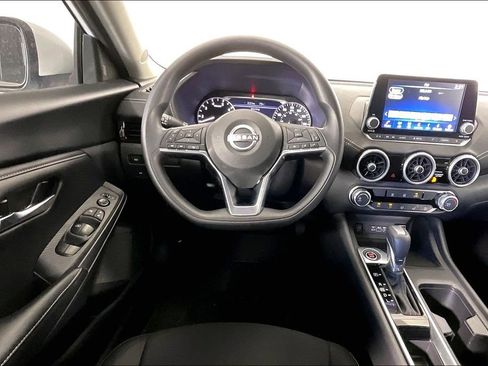 Used 2025 Nissan Sentra SV image 7
