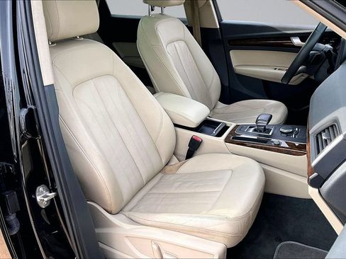 Used 2018 Audi Q5 2.0T Premium Plus w/ Premium Plus Package AWD/4WD image 7