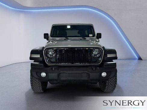 Used 2024 Jeep Wrangler Unlimited AWD/4WD image 2