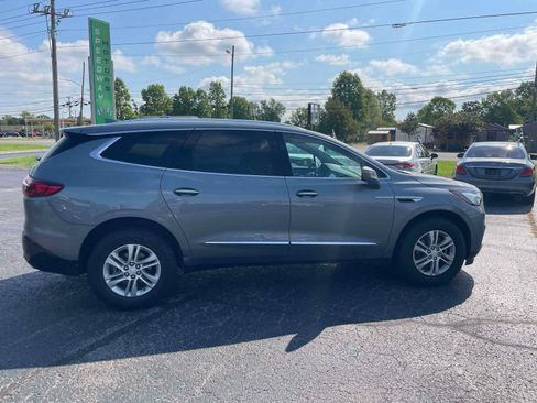 Used 2020 Buick Enclave Essence w/ Sound and Sites Package AWD/4WD image 9