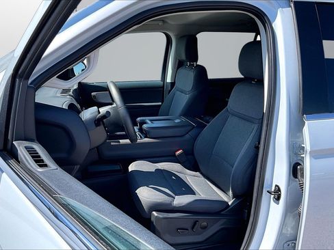 Used 2025 Ford Expedition Max Active RWD image 16