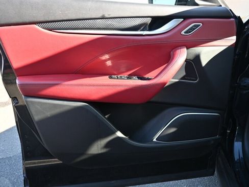 Used 2017 Maserati Levante image 16