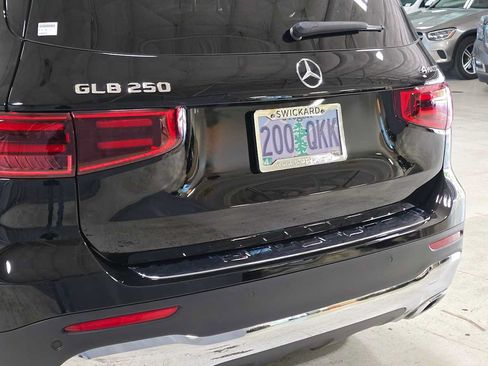 Certified 2025 Mercedes-Benz GLB 250 4MATIC image 13