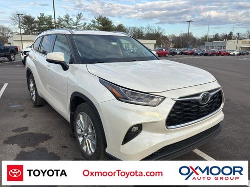 Used 2021 Toyota Highlander Limited image 1