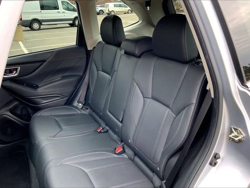 Used 2020 Subaru Forester Limited image 21