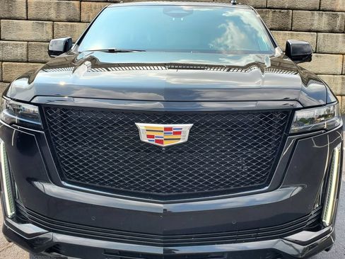 Used 2024 Cadillac Escalade ESV Sport Platinum w/ Heavy-Duty Trailer Package AWD/4WD image 9