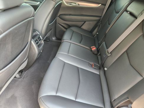Used 2023 Cadillac XT5 Luxury FWD image 11