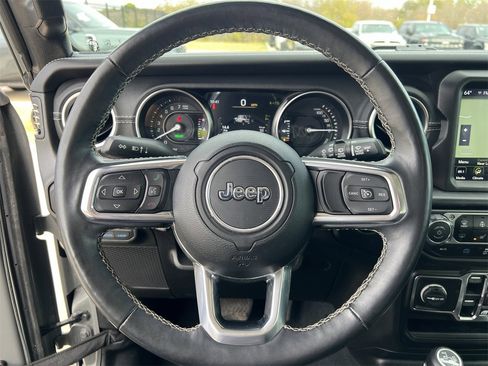 Used 2022 Jeep Wrangler Unlimited Sahara w/ Cold Weather Group image 10