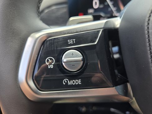 Certified 2025 BMW i7 xDrive60 AWD/4WD image 27