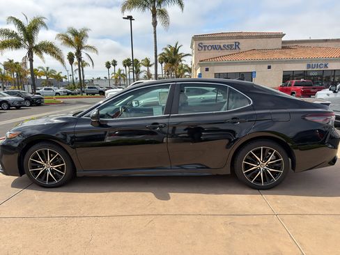 Used 2023 Toyota Camry SE FWD image 6