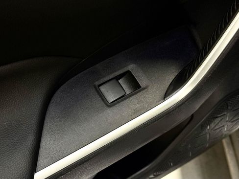 Used 2023 Toyota RAV4 LE AWD/4WD image 18