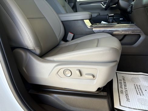 Used 2023 Chevrolet Silverado 1500 LTZ AWD/4WD image 42