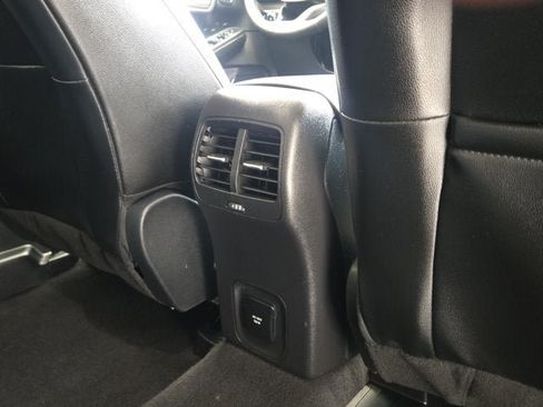 Used 2020 Ford Escape Titanium FWD image 8