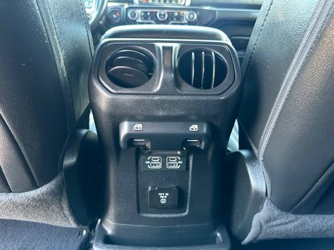 Used 2021 Jeep Wrangler Unlimited Sahara AWD/4WD image 19