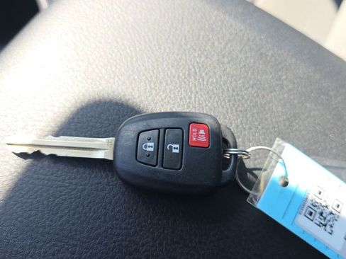 Used 2021 Toyota Tacoma SR5 image 23