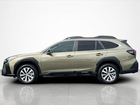 Used 2023 Subaru Outback Premium image 2