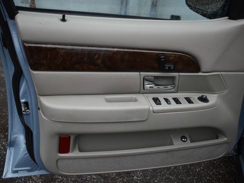 Used 2010 Mercury Grand Marquis LS image 12