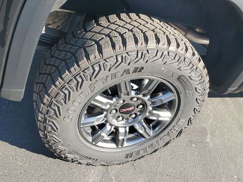 Certified 2025 GMC Sierra 1500 AT4X AWD/4WD image 5