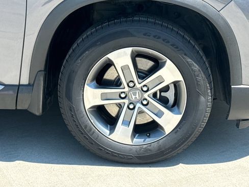 Used 2025 Honda Pilot EX-L image 11