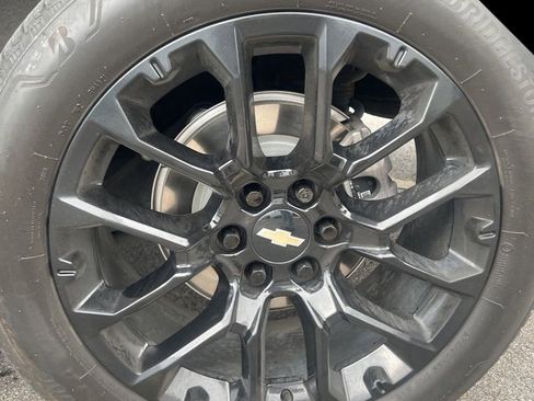 Used 2023 Chevrolet Suburban RST w/ Luxury Package AWD/4WD image 9