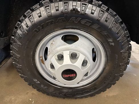 Used 2016 GMC Sierra 3500 4x4 Regular Cab w/ Sierra Convenience Package image 14