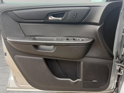Used 2016 Chevrolet Traverse LT w/ Traveler's Package FWD image 18