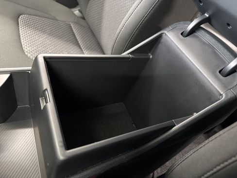 Used 2025 Kia Sportage LX image 28