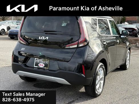 Used 2023 Kia Soul LX w/ LX Technology Package image 6