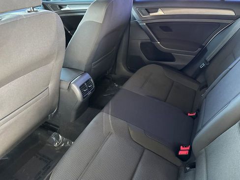 Used 2018 Volkswagen e-Golf SE image 11