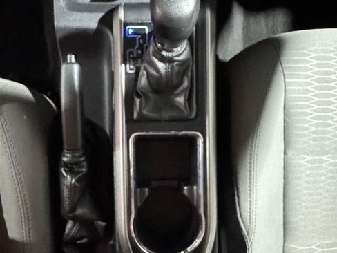 Used 2018 Toyota Tacoma SR5 RWD image 33