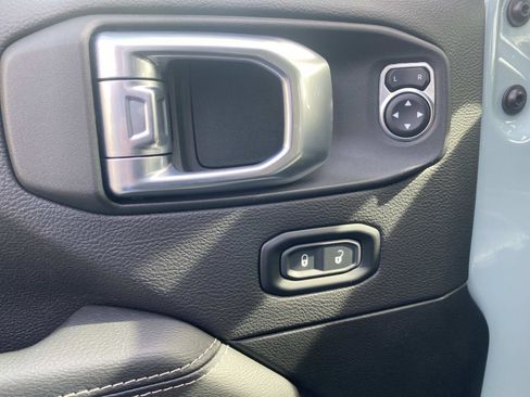 Used 2023 Jeep Wrangler Sahara w/ Cold Weather Group image 21